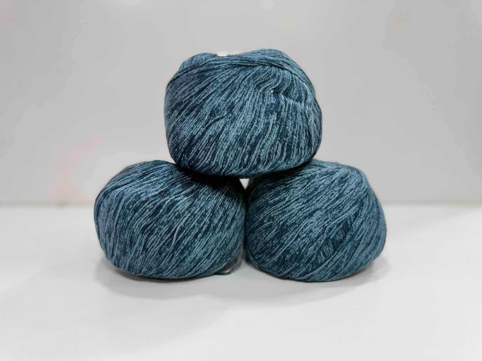 Yarn Bee 330 gr Low Pill İhraç Fazlası El Örgü ipi - Petrol Mavi Melanj